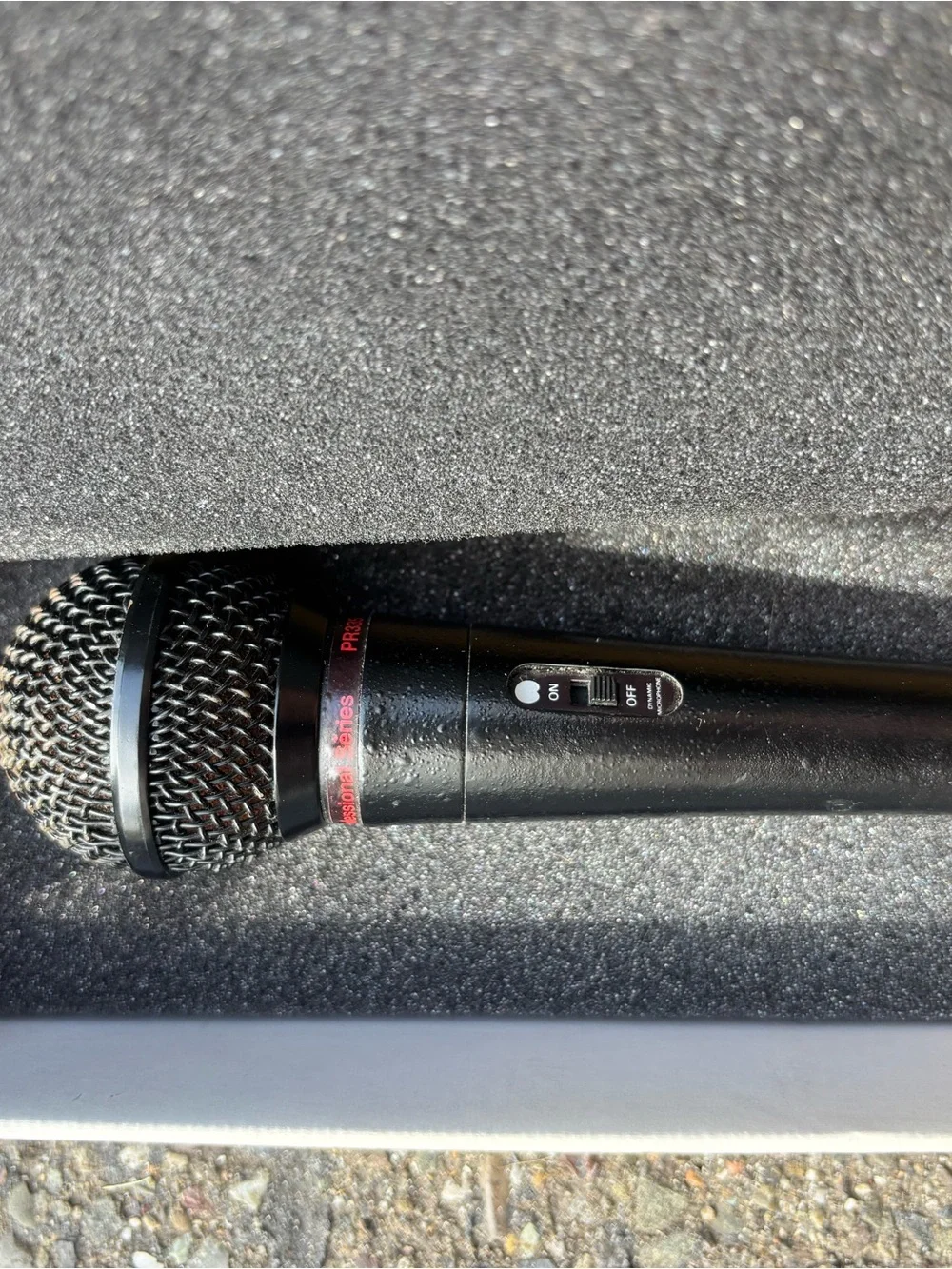 V-tech Black Dynamic Handheld Microphone with On/Off Switch